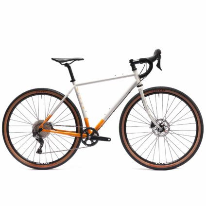 Pelago Stavanger ultimate adventure & gravel bike in Grey Terra color photo taken from the side